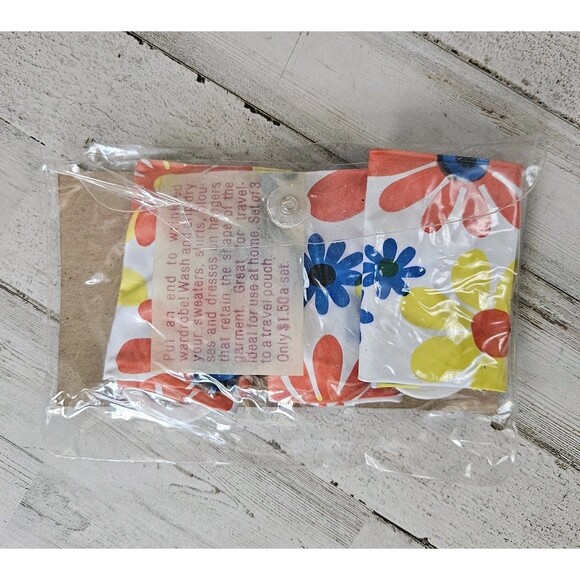 Vintage Inflatable Clothes Hangers Retro Flower Power 60’s, 70’s Set of 3 - Picture 2 of 3